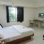 Skylight Studio Rooms Baner