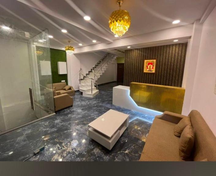 Skylight Studio Baner *